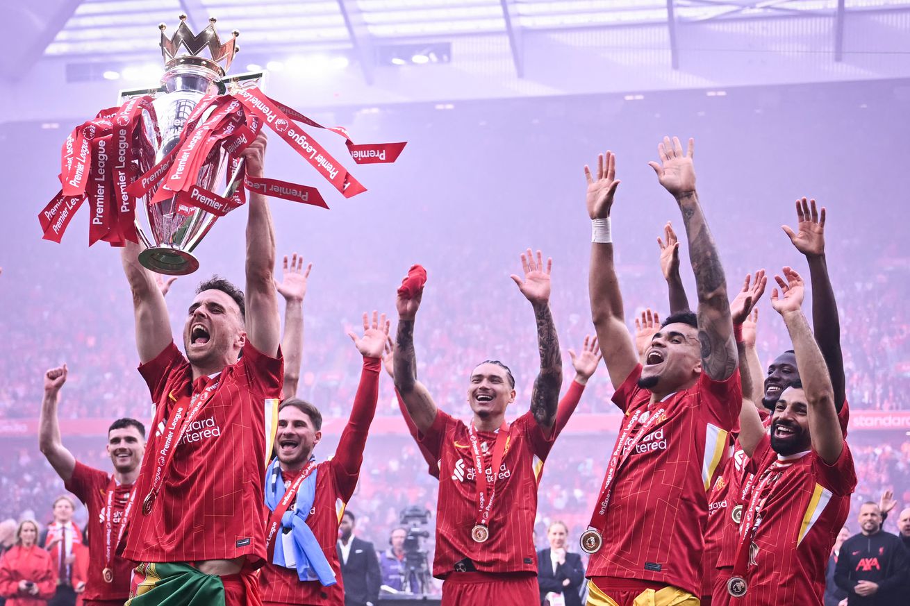 TOPSHOT-FBL-ENG-PR-LIVERPOOL-CRYSTAL PALACE